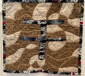 "Influencia Asiática Acolchada Colgante de Pared Arte Mesa 21""x20"" ARTE Único en su Tipo" - Imagen 1 de 5