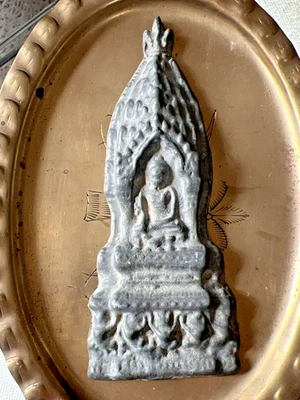 Placa de Buda de bronce tailandés • Amuleto de altar fundido de cera perdida • Votivo budista de 4,75" Foto 1 de 4