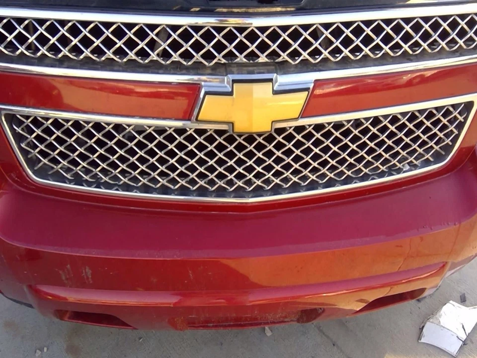 Used Chrome Lower Grille for 08-14 Chevrolet Suburban 1500 SUV 3425573 Foto 1 de 1