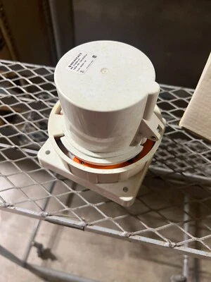 MENNEKES ME4100B12C, 100 Amp, 125/250V, 4 fios macho, 1 peça - Imagem 1 de 3