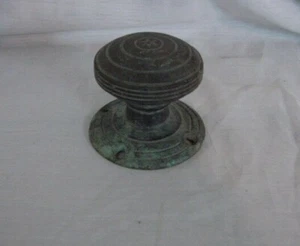 vintage brass door knob with 6 pointed star emblem in center of knob - Picture 1 of 4