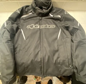 Chaqueta de motocicleta impermeable para hombre ALPINESTARS negra Gunner grande ligeramente usada - Imagen 1 de 8