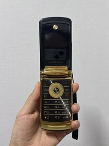 Motorola RAZR2 V9mle Gold Korea Version - Picture 1 of 3