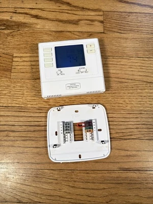 Pro1IAQ T705 1H/1C Programmable Digital Thermostat - Image 1 of 4