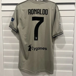 Juventus 2018 - 2019 Away football Adidas shirt #7 Ronaldo extra Large adult - Picture 1 of 16