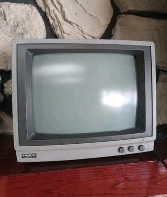 Vintage Sanyo Model CRT-30 11" Monitor Screen - Image 1 of 4