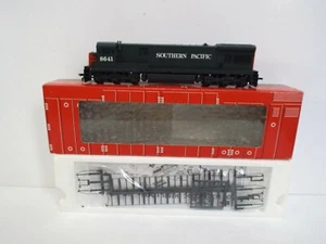 ATLAS 8527 U33C SOUTHERN PACIFIC ROAD 8641 LOCOMOTIVE NOS MINT BOXED (OO3046) - Picture 1 of 6