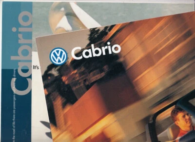 Две широкоформатные 8-страничные брошюры Volkswagen Golf Cabrio 2000 и 2001 годов выпуска из США - Изображение 1 из 4