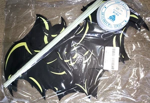 BLACK GLOW IN THE DARK PIPISTRELLI HALLOWEEN NUOVI CON SCATOLA DECORAZIONI STRINGA INCLUSA! SPAVENTOSO - Foto 1 di 1