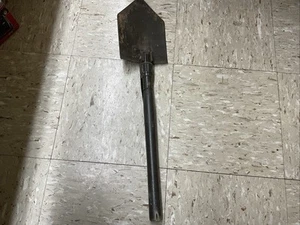 Army Green Military Folding Entrenching Shovel MARKED Taiwan - Picture 1 of 6