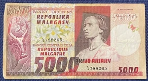 MADAGASCAR BILLET DE 5000 FRANCS ND (BILL 162) - Imagen 1 de 5