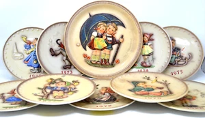 Vintage Lot of 10 Goebel Hummel Annual 1970s Collector Plates Home Decorative - Picture 1 of 2