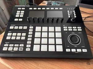 Native Instruments Maschine Studio mit Decksaver - Bild 1 von 4