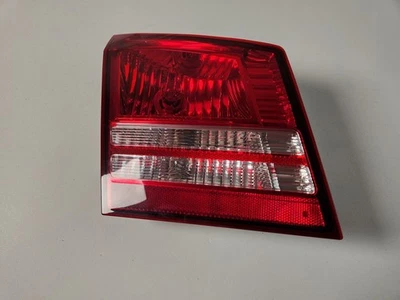 Lámpara de luz de puerta levadiza trasera izquierda del lado del conductor Dodge Journey 2012-2020 Foto 1 de 4