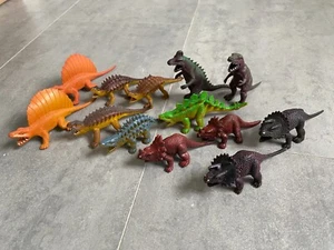 PG Tips Dinosaurs, set of 13 - Picture 1 of 1