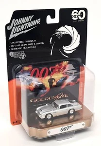 Johnny Lightning 1/64 Aston Martin DB5 Goldeneye James Bond 007 Diorama - Bild 1 von 4