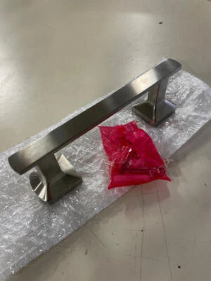 Toallero de mano de baño Verity montado en la pared en níquel satinado Foto 1 de 2