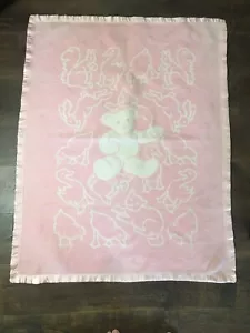 Manta Bebé Vintage Rosa Blanco Reversible Oso Conejito Acrílico Satinado Borde Cuna - Imagen 1 de 6