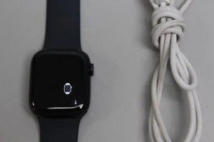 Apple Watch Series 8 41mm Midnight Aluminum Case Sport Band (GPS) - Picture 1 of 6