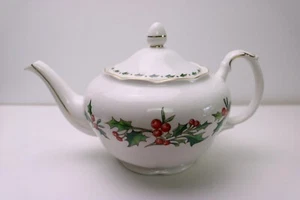 Vtg A Cup of Christmas Tea Teapot Green Holly Red Berry Gold Waldman House 4 Cup - Picture 1 of 11