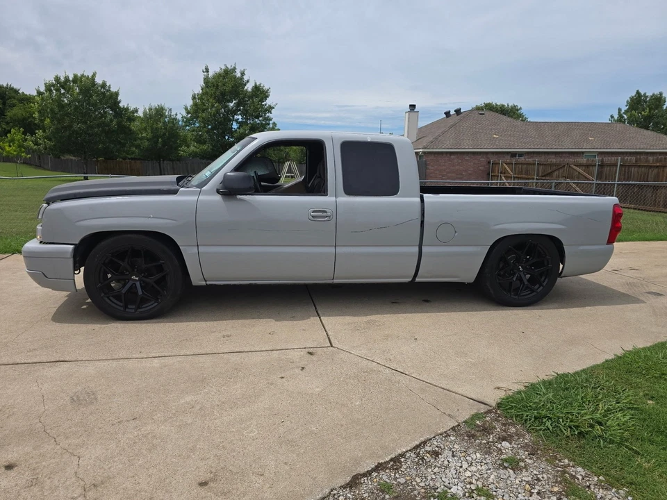 2000 Chevrolet Silverado 1500 C1500 - Image 1 of 4