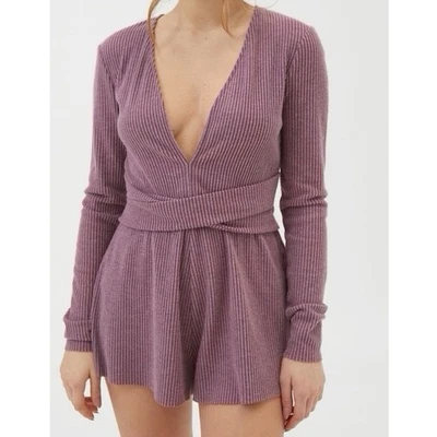 Mameluco Urban Out From Under púrpura malva manga larga talla S nuevo con etiquetas Foto 1 de 4