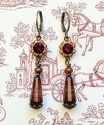 Collar victoriano flor de cristal rojo intenso en latón Foto 1 de 4