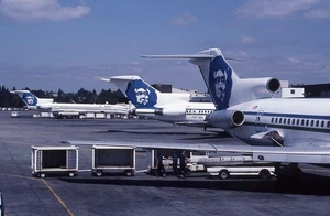 ORIGINAL 35mm Aircraft Slide Alaska Airlines Boeing 727 1991 #7018 - Picture 1 of 1