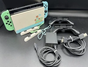 Nintendo Switch Konsole Animal Crossing Edition / alle Kabel / Tasche - Gut - Bild 1 von 6