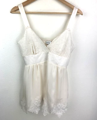 Vintage Y2K Bebe Silk Cami Sleeveless Top Women's Size M White Satin Embroidered - Image 1 of 4