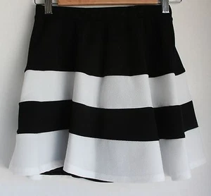 NUEVO SIN ETIQUETAS BÚHO ROSA Falda Corta a Rayas Negra y Blanca Juniors Pequeña Alta Look - Imagen 1 de 3