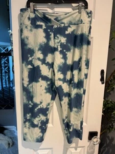 Adore Me Plus Size Tie Dye Athletic Leggings with Crossover Waist Size 1X - Picture 1 of 3