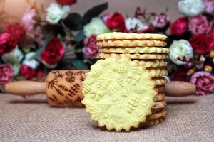 Wooden Mini Rolling Pin Laser Engraved Rolling Embossed Dough Roller Lavender - Picture 1 of 12