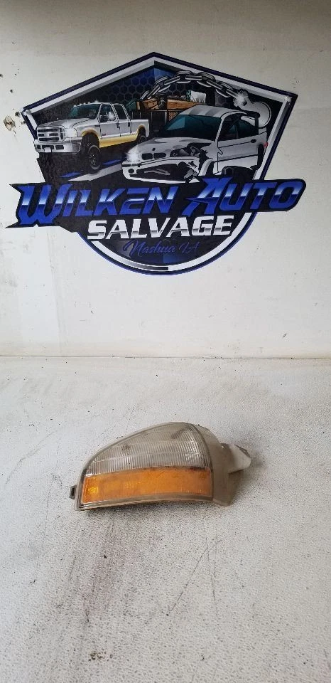 Угловые/парковочные габаритные огни для пассажира подходят для фургона 94–96 LUMINA 342404 - Изображение 1 из 1