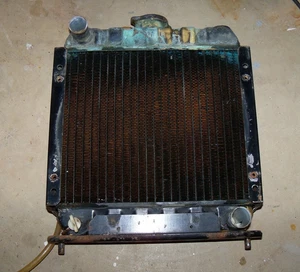 Radiador tractor césped John Deere 322 330 332, AM102892 - Imagen 1 de 5