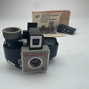 Vintage Simplex Snapper 126 Cartridge Camera w/ Flash Attachment, Box & Manual - Picture 1 of 8