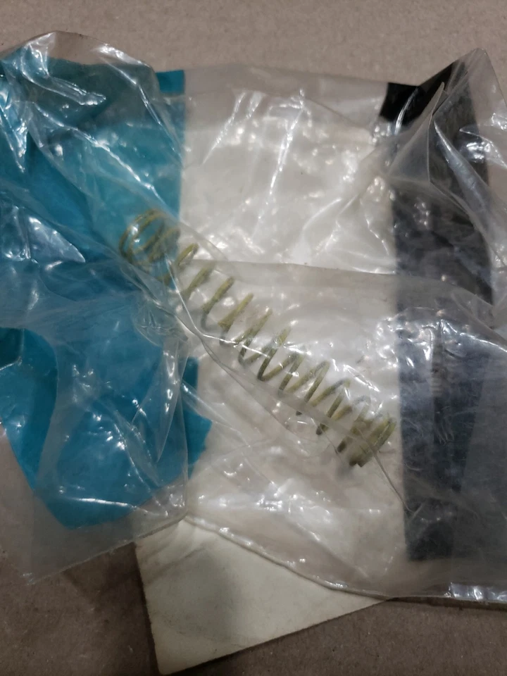 GM NOS 1975 Chevrolet Nova Chevelle Camaro Spring, Trans Control Cross Shaft - Image 1 of 2