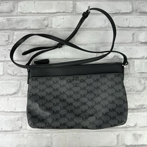 Michael Kors Gray Black PVC Zip Crossbody Bag Signature Logo New Without Tags - Picture 1 of 3