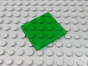 LEGO Translucent Green 4x4x3 Window Glass Piece - Picture 1 of 1