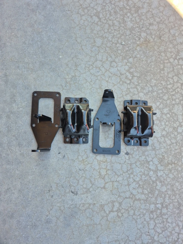 AMERICAN CAR FRONT ENGINE MOUNTS A2292HD/ICT BILLET 551928 ADAPTERS - Image 1 of 4