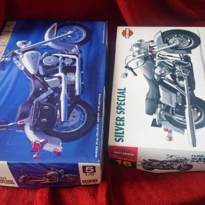 Set 2 tipi modello in plastica IMAI Harley-Davidson Heritage Softail & FLHR R... - Immagine 1 di 4