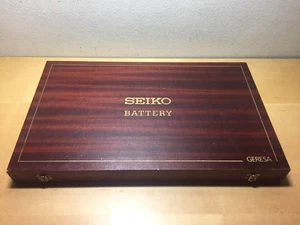 Vintage - SEIKO Battery - Case Estuche Box - Madera Wood - 40,3 x 24,2 x 3,6 cm - Foto 1 di 10