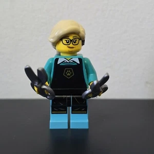 Pet Groomer LEGO 71045 - Series 25 Minifigure Lot E1 E3 - Picture 1 of 2