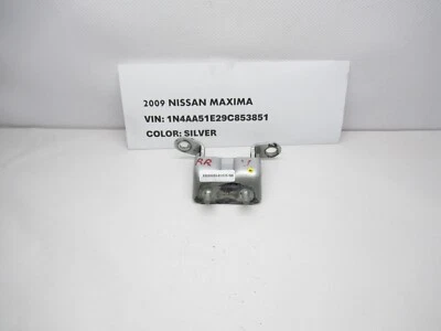 Dobradiça traseira direita 2009-2014 Nissan Maxima 82400-9N00A fabricante de equipamento original - Imagem 1 de 4