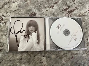 Taylor Swift Signed Tortured Poets CD — RARE Heart Signature ❤️ + Bonus CD - Picture 1 of 4