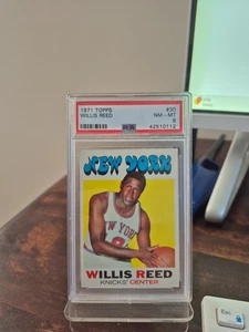 Baloncesto Topps 1971 #30 Willis Reed New York Knicks Salón de la fama PSA 8 casi nuevo-como nuevo - Imagen 1 de 2