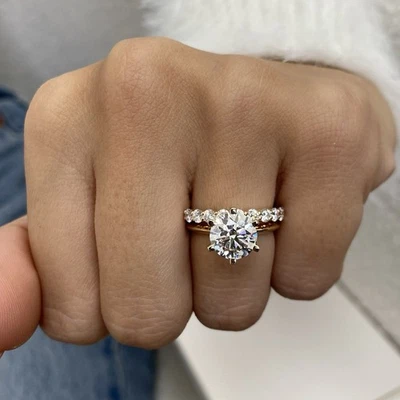 Anillo de diamantes certificado IGI E VS1 2,7 quilates redondo creado en laboratorio banda de oro rosa de 14 K Foto 1 de 4