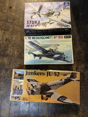 3 German World War II aircraft 1/72 - Image 1 of 4