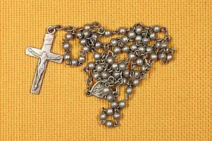 Rosario miniatura alpaca plateada. Miniature silver plated alpaca rosary - Imagen 1 de 7
