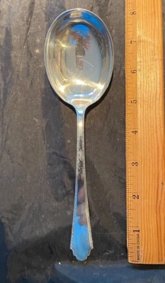 LUNT WILLIAM AND MARY STERLING SILVER FLATWARE NOT MONOGRAMMED BERRY  SPOON 8" - Image 1 of 3
